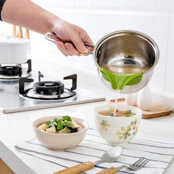 1-piece Creative Silicone Edge Funnel