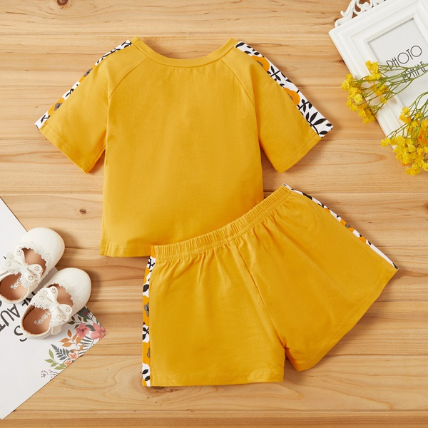 2-piece Baby / Toddler Girl Letter Print Floral Tee and Shorts Set