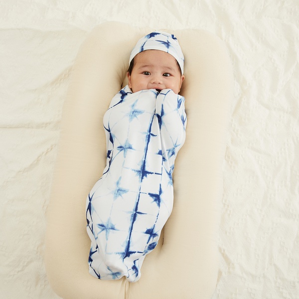 n Print Good Elasticized Sleeping Bag and Hat Set
